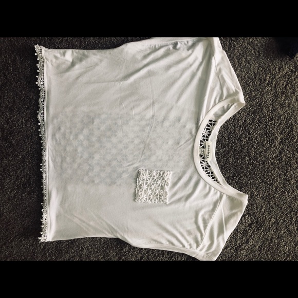 Tops - Picture 3 of 4